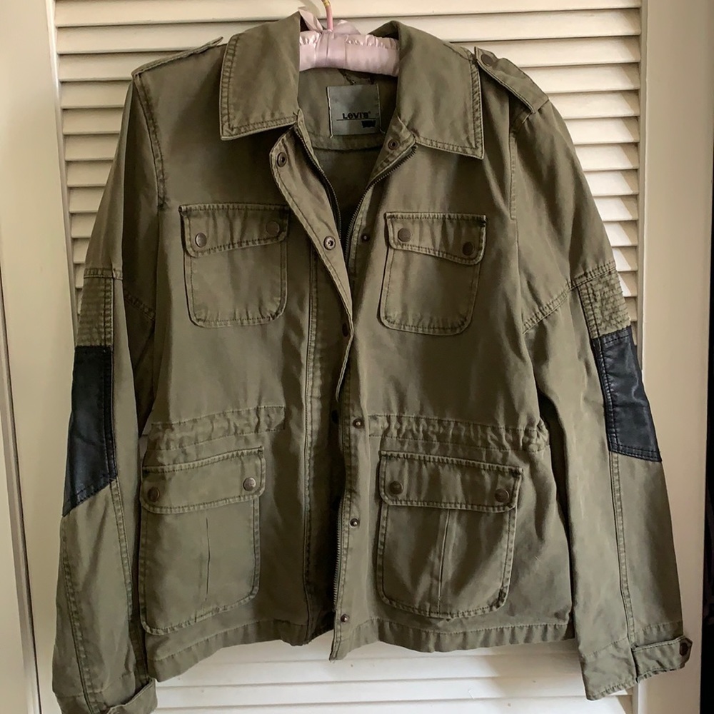 Levi’s “army” jacket size 6